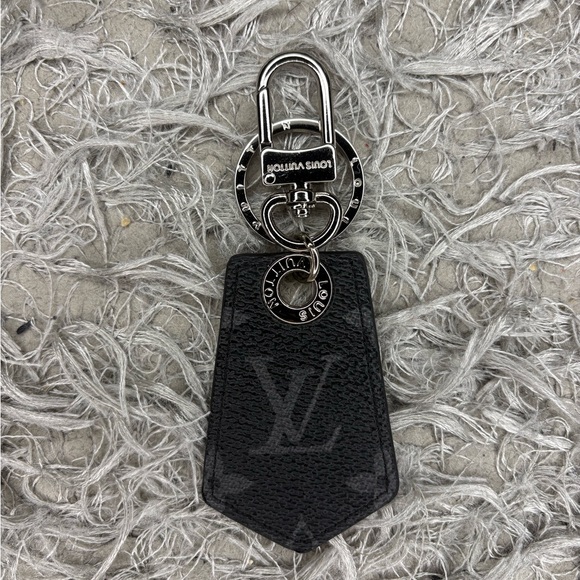 Louis Vuitton Other - Louis Vuitton LV MP1795 Monogram Eclipse Key Holder Silver
